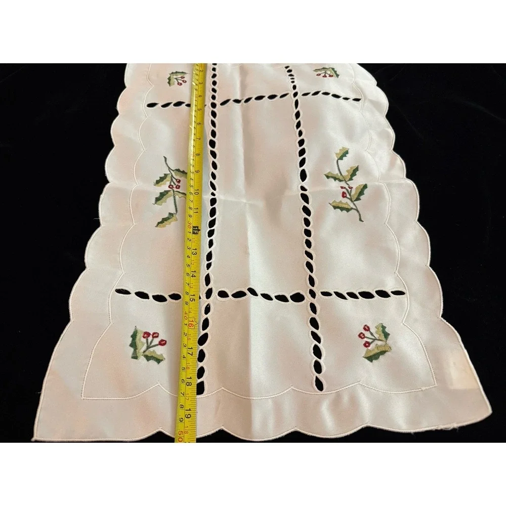 Lot of 2 NEW Christmas Linens Towels‎ Holly Topiary Embroidered Guest Tea Table
